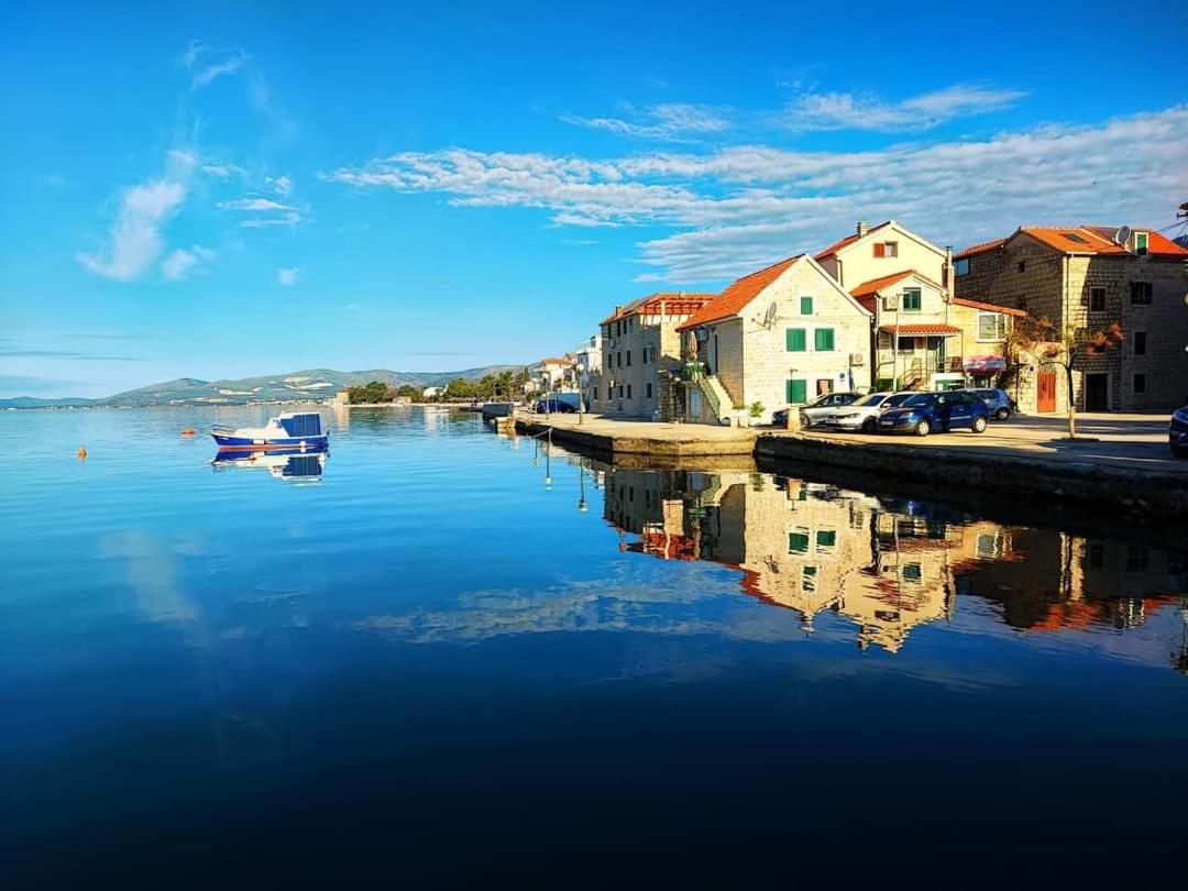Old Fisherman House Kaštela الغرفة الصورة